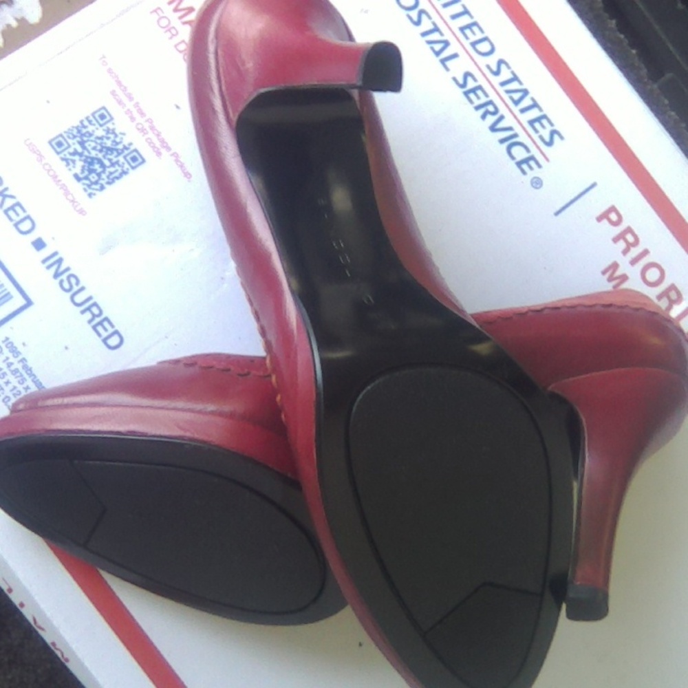 Bandolino Leather with suede trim burgundy red high heel peep toes. - Picture 7 of 9